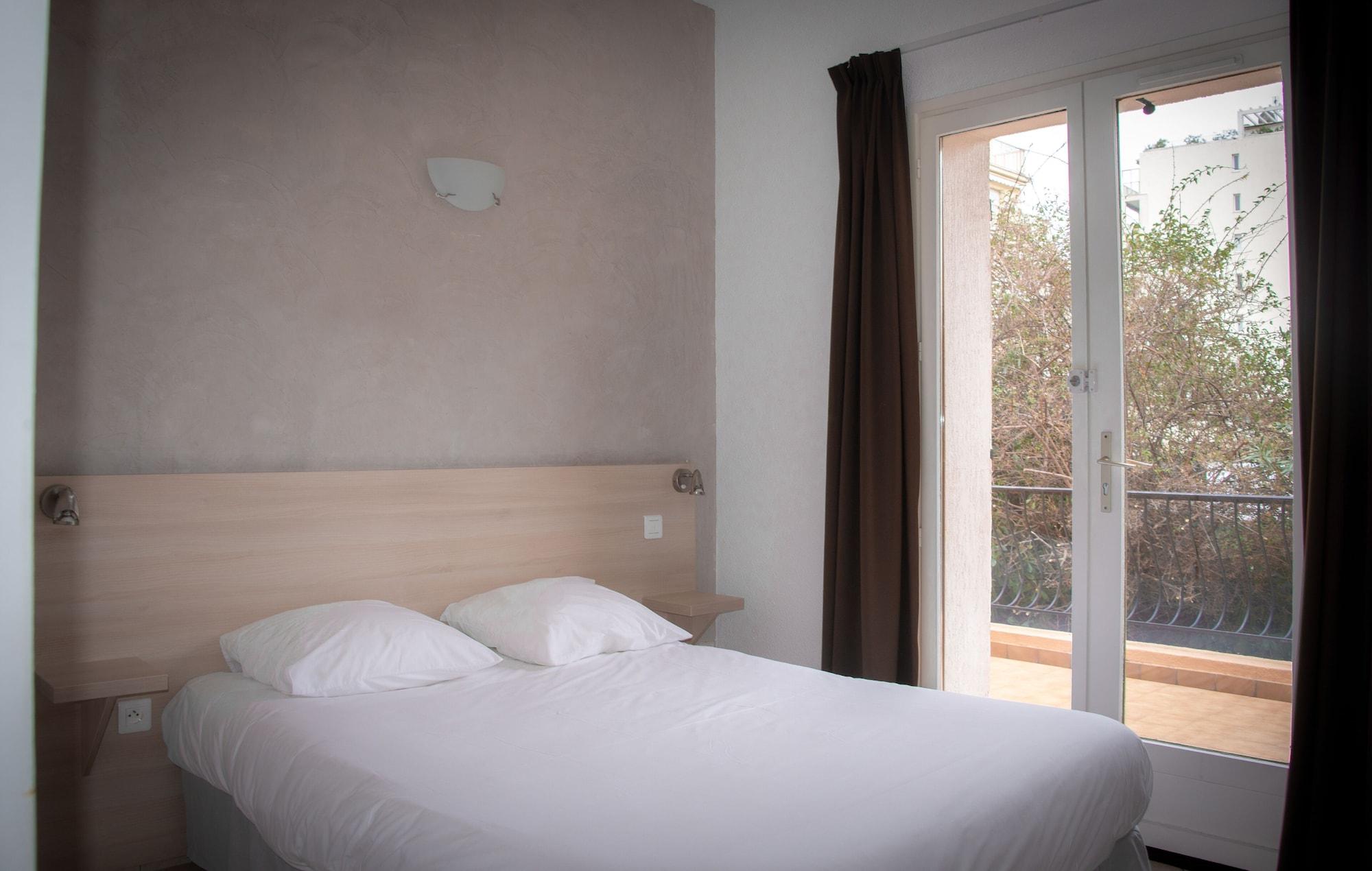 Et Reine D'azur Hotel 3*